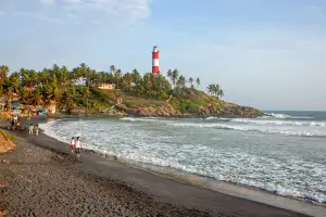4 nights, 5 days Kerala Tour : Munnar , Alleppey, Kovalam Experience