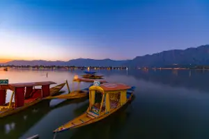 6 Days Kashmir Highlights: Srinagar, Gulmarg, Pahalgam, and Sonamarg