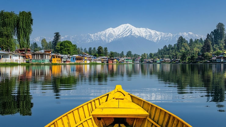 Mesmerizing Kashmir Tour Package 4 Nights 5 Days