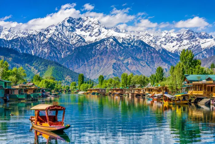 Enchanting 6 Nights 7 Days Kashmir Getaway
