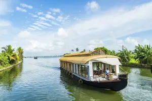 Munnar, Alleppey, and Kochi Tour Package for 4 Nights 5 Days