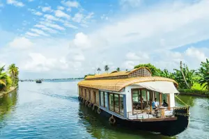 Munnar - Kovalam Kerala Tour Package 4 Night 5 Days